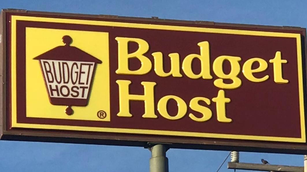 Budget Host Village Inn Кърксвил Екстериор снимка